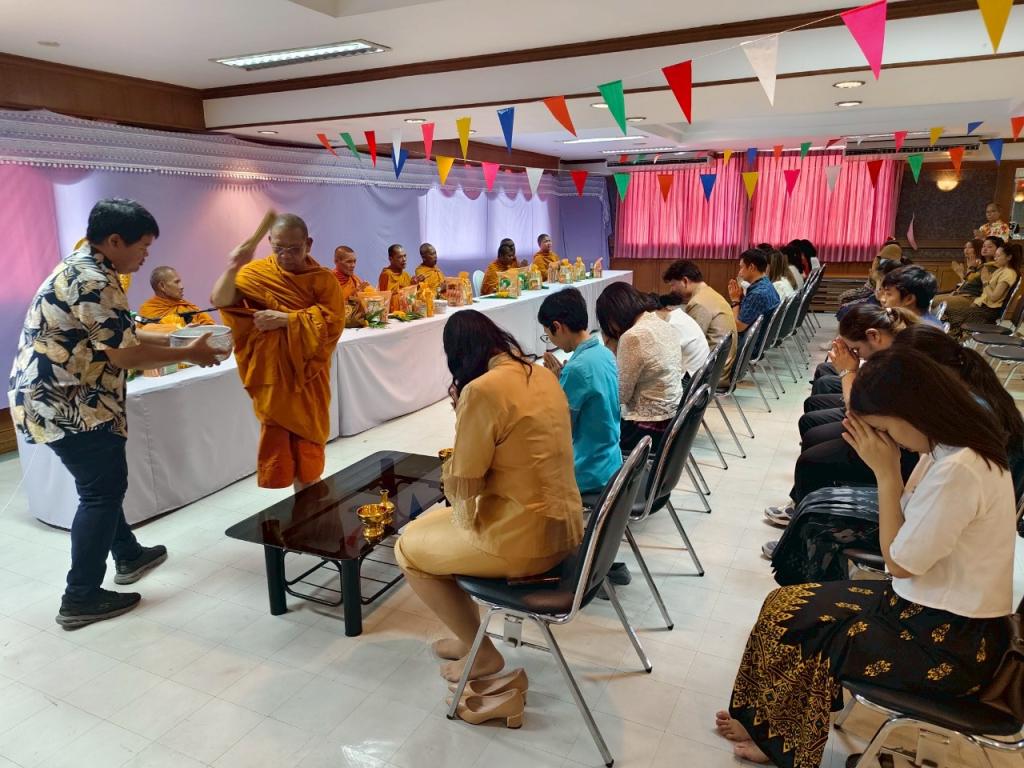 DC 9 ร่วมสืบสานประเพณี และวัฒนธรรมไทย  และปฏิบัติตนตามหลักธรรมทางศาสนา