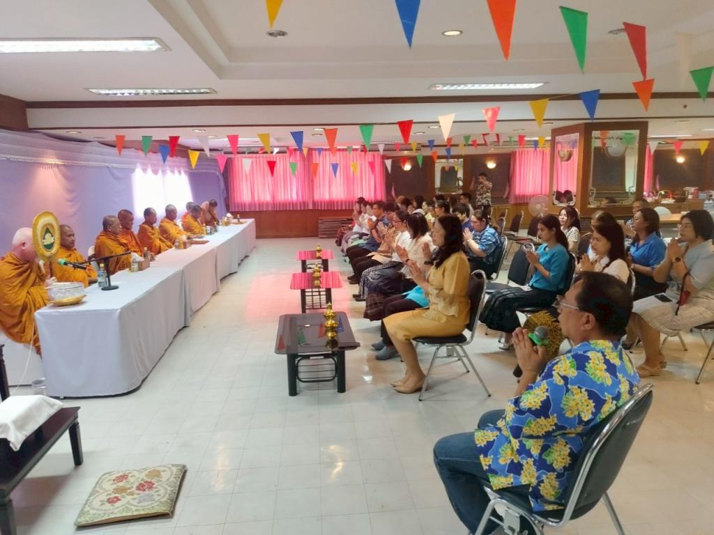 DC 9 ร่วมสืบสานประเพณี และวัฒนธรรมไทย  และปฏิบัติตนตามหลักธรรมทางศาสนา
