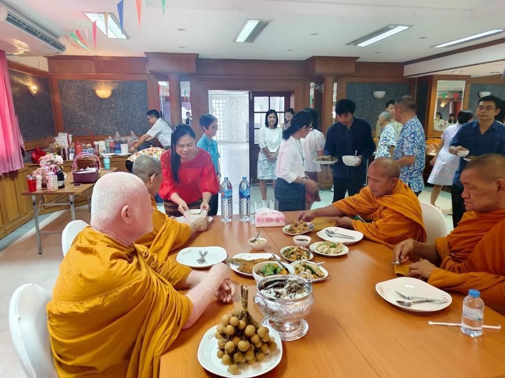 DC 9 ร่วมสืบสานประเพณี และวัฒนธรรมไทย  และปฏิบัติตนตามหลักธรรมทางศาสนา
