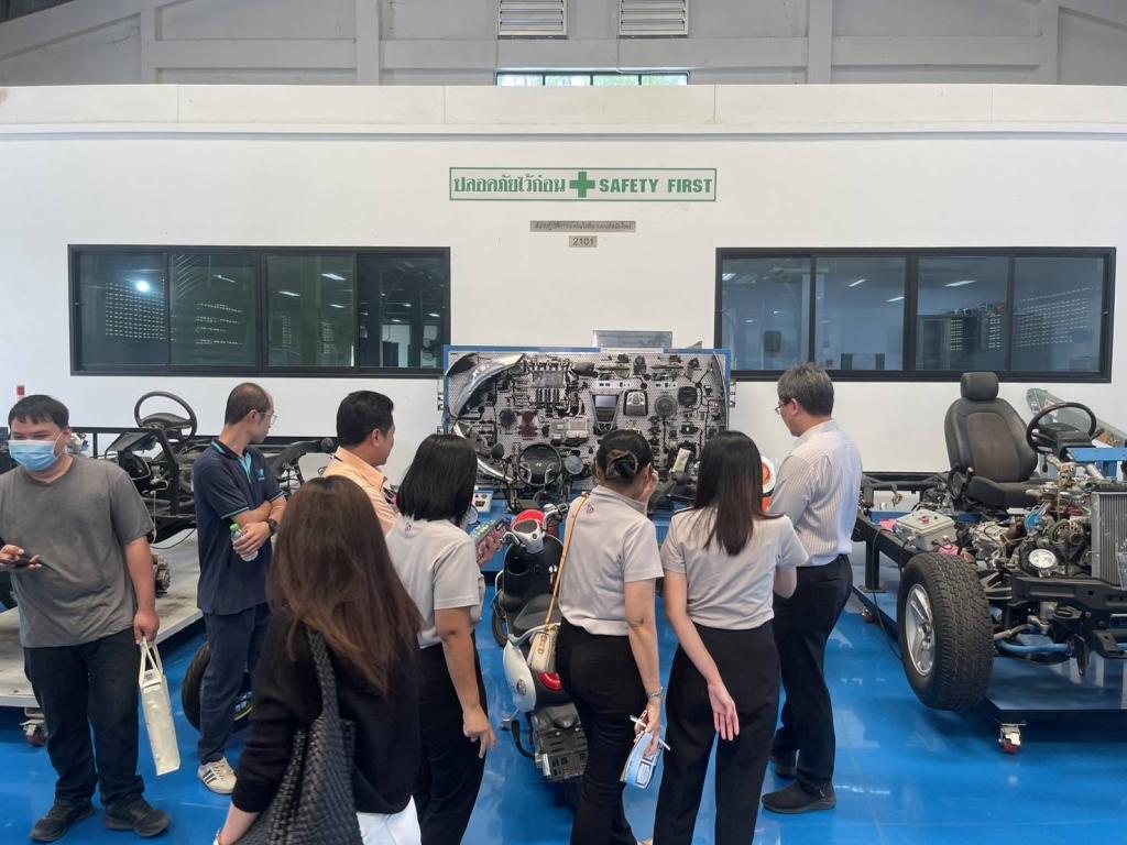 DC 9 เข้าร่วมกิจกรรมศึกษาดูงานภายใต้กิจกรรมพัฒนาสถานประกอบการด้วยเทคโนโลยีและนวัตกรรม โครงการพัฒนาศักยภาพอุตสาหกรรมยานยนต์สมัยใหม่ ประจำปีงบประมาณ พ.ศ. 2568