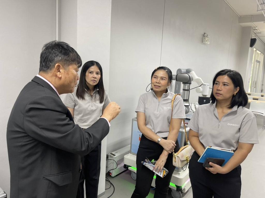 DC 9 เข้าร่วมกิจกรรมศึกษาดูงานภายใต้กิจกรรมพัฒนาสถานประกอบการด้วยเทคโนโลยีและนวัตกรรม โครงการพัฒนาศักยภาพอุตสาหกรรมยานยนต์สมัยใหม่ ประจำปีงบประมาณ พ.ศ. 2568