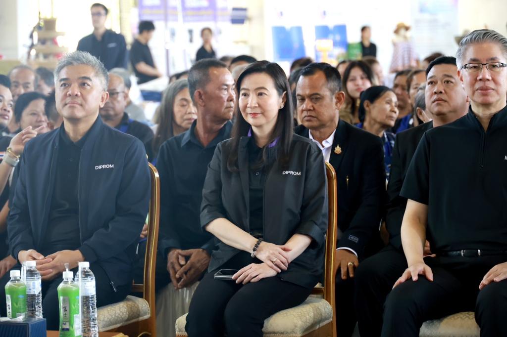 DC9 ร่วมต้อนรับคณะผู้บริหารกระทรวงอุตสาหกรรม นำโดย จ่าเอก ยศสิงห์ เหลี่ยมเลิศ รัฐมนตรีช่วยว่าการกระทรวงอุตสาหกรรม ในโอกาสที่ให้เกียรติมาเป็นประธานปิดกิจกรรมฝึกอบรมเชิงปฏิบัติการ “โครงการดีพร้อม ผลักดัน ปั้นอาชีพ กระตุ้นเศรษฐกิจฐานราก”