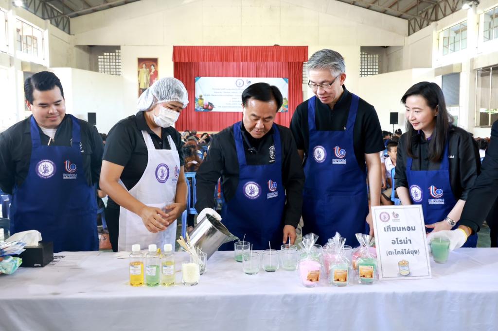 DC9 ร่วมต้อนรับคณะผู้บริหารกระทรวงอุตสาหกรรม นำโดย จ่าเอก ยศสิงห์ เหลี่ยมเลิศ รัฐมนตรีช่วยว่าการกระทรวงอุตสาหกรรม ในโอกาสที่ให้เกียรติมาเป็นประธานปิดกิจกรรมฝึกอบรมเชิงปฏิบัติการ “โครงการดีพร้อม ผลักดัน ปั้นอาชีพ กระตุ้นเศรษฐกิจฐานราก”