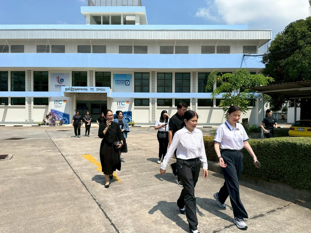 ”อธิบดีณัฏฐิญา“ลงพื้นที่ชลบุรี ติดตามมาตรการประหยัดพลังงาน ขับเคลื่อนองค์กรรับมือวิกฤตพลังงานโลก
