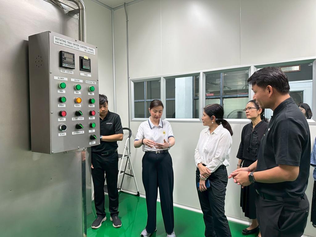 ”อธิบดีณัฏฐิญา“ลงพื้นที่ชลบุรี ติดตามมาตรการประหยัดพลังงาน ขับเคลื่อนองค์กรรับมือวิกฤตพลังงานโลก