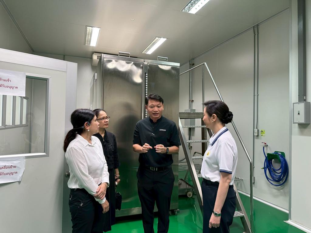 ”อธิบดีณัฏฐิญา“ลงพื้นที่ชลบุรี ติดตามมาตรการประหยัดพลังงาน ขับเคลื่อนองค์กรรับมือวิกฤตพลังงานโลก