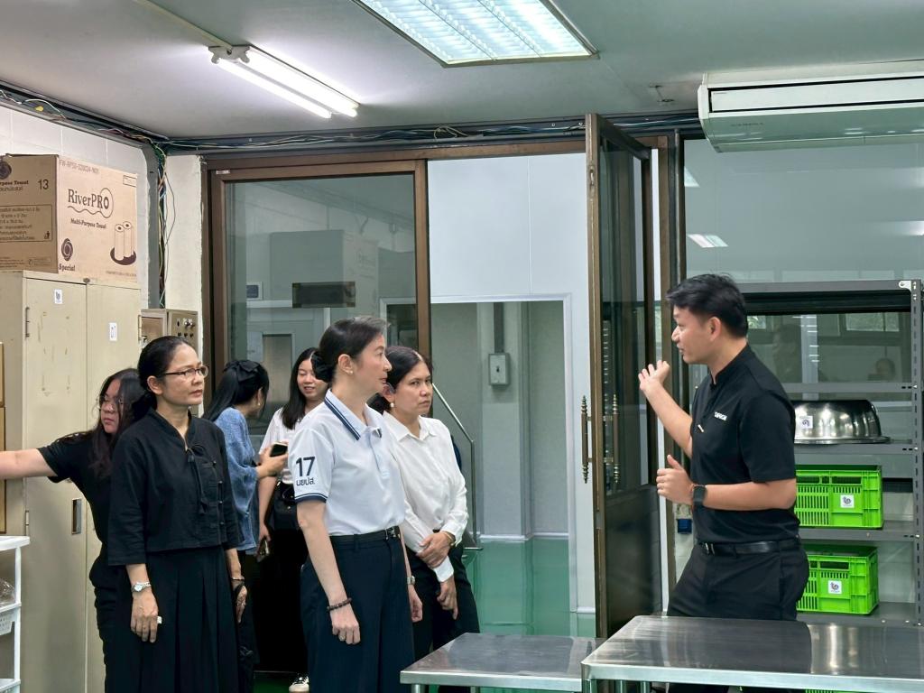 ”อธิบดีณัฏฐิญา“ลงพื้นที่ชลบุรี ติดตามมาตรการประหยัดพลังงาน ขับเคลื่อนองค์กรรับมือวิกฤตพลังงานโลก