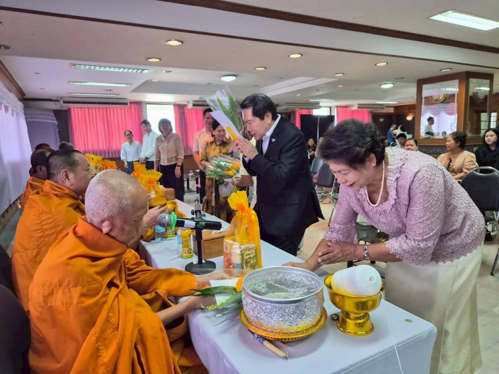 ปฏิบัติตนตามหลักธรรมทางศาสนา ศรัทธาของชาว ศภ.9 กสอ.